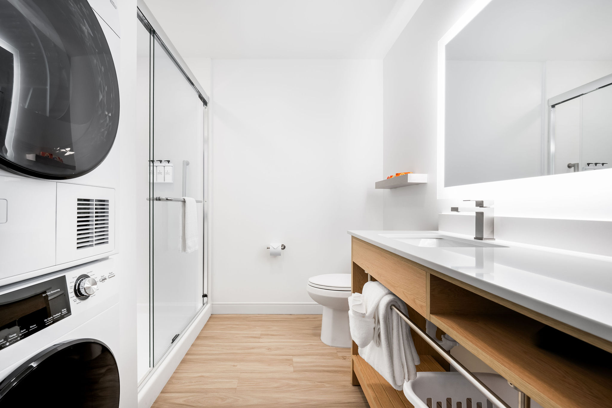 Standard Queen room with an in-suite washer & dryer